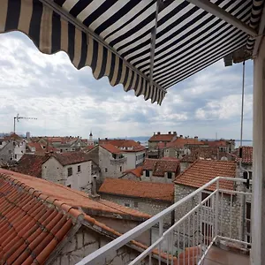 Muco Varos , Split Croacia